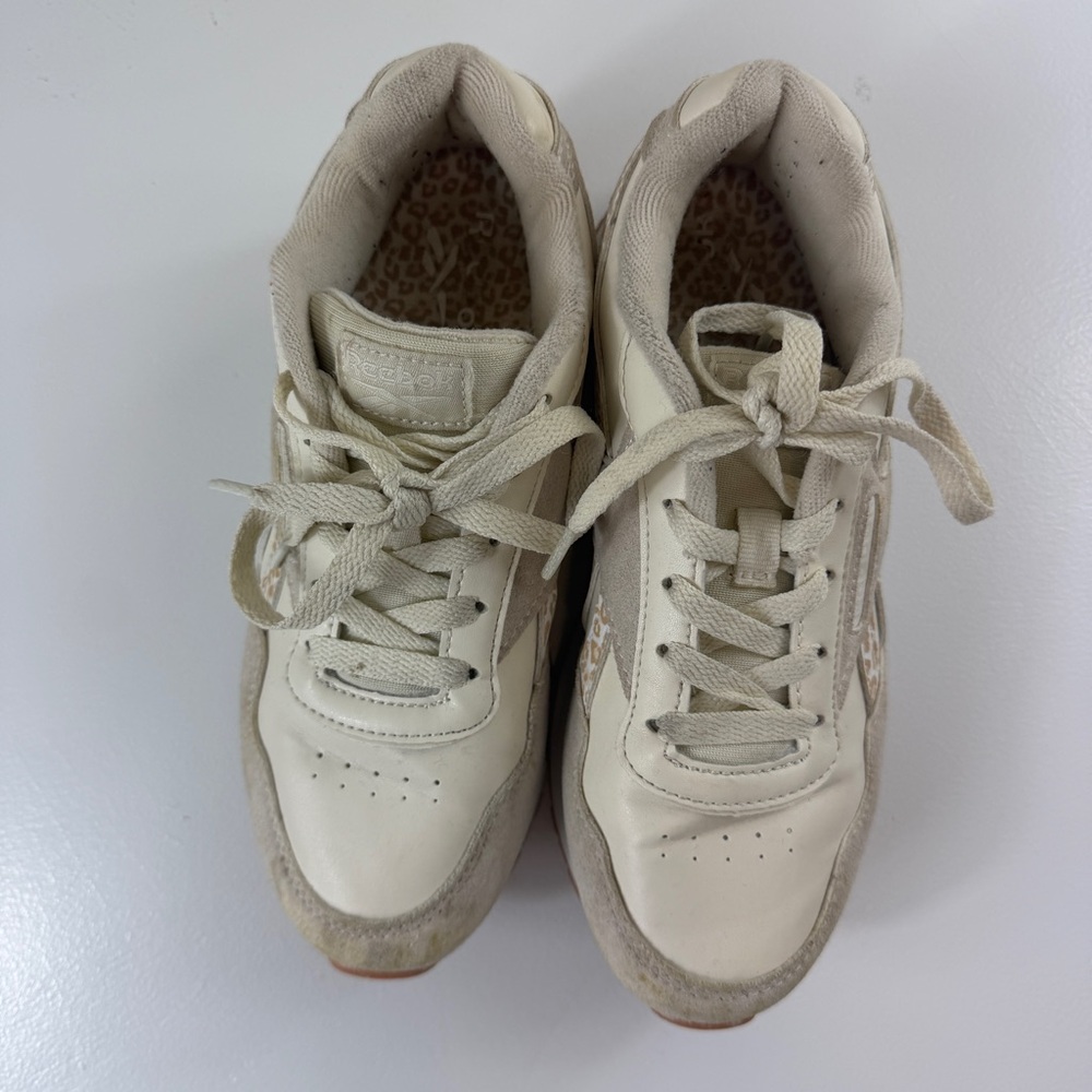 Reebok Beige and Gray Sneakers with Cheetah Pattern Accents‎ Sz 3 - Picture 12 of 13